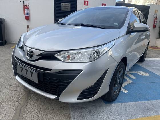 TOYOTA YARIS 1.3 16V FLEX XL LIVE MULTIDRIVE TOYOTA YARIS 1.3 16V FLEX XL LIVE MULTIDRIVE